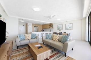 Stylish Apartment with Ocean Views & Amenities - 3