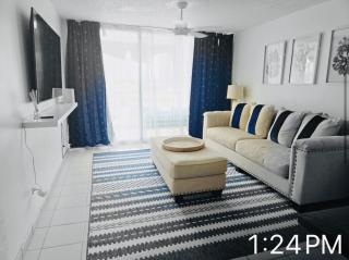 Stylish Beach Condo ,1BR , City View Escape - 8