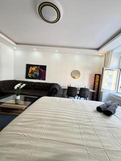Private Rooms in Spacious 7-Bedroom Apartment, Prime Location - Wien - 5
