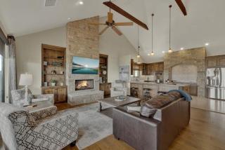 Canyon Lakehouse Panoramic Lake Views with Firepit! - 8