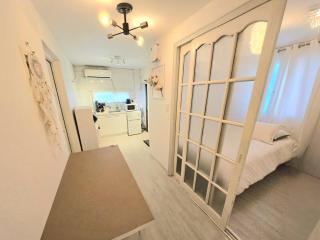 Hongdae Yeonnam Sushi Soi - 1