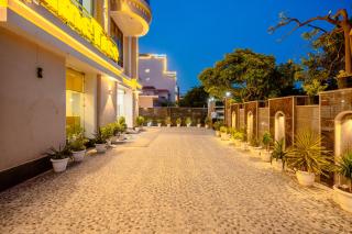 Lime Tree Hotels and Banquet Greater Noida - 3