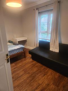 4 Cosy Bedrooms near Airport & City - 6