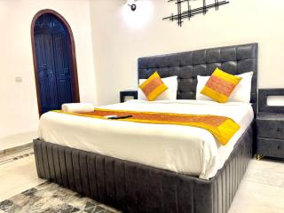 Fortune Home Service Apartment 2BHK, E-30 - New Delhi - 2