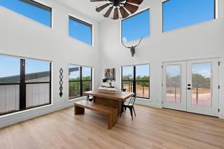 Hill Country Escape w/Views Plus, Hot-Tub and Pet Friendly! - 6