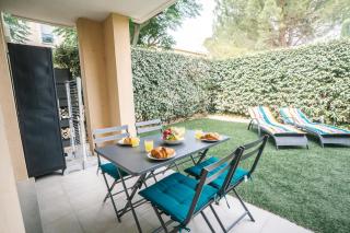 Parking-Climatisé-Piscine-Terrasse-Sécurisé-AM - 9