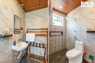 StayVista at Rustling Pine with Bonfire, BBQ & Lawn - 1