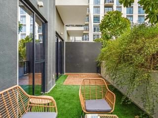 Dubai Hills Retreat Garden, Pool & Park Access - 4