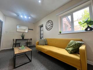 Spacious 3 bed home in manchester - Manchester - 9