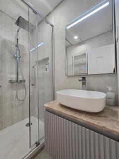 OLIVA 50 - 4 Bedroom and Office - Near Lisbon Expo and Airport - 5