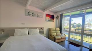 Le George Motel - 9