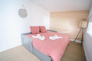 Face à la cité, Terrasse Et Climatisation - AE - 8