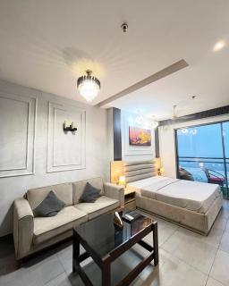 Elite Comfort Stay - Noida - 0