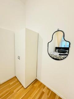 Comfortable 2BR Retreat, Prime Spot by Stadthalle - 1
