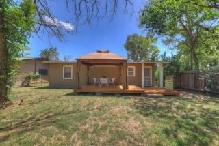 Marilyn House iconic charm 3 mins to downtown! - 9