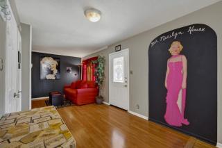 Marilyn House iconic charm 3 mins to downtown! - 4