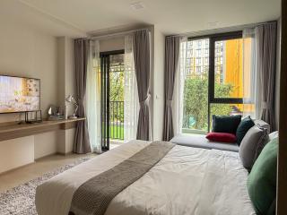 The Base Rise A Cozy Room near Central Phuket Studio Room Pool View - 7