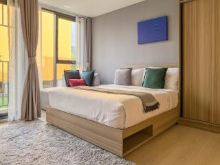 The Base Rise A Cozy Room near Central Phuket Studio Room Pool View - 9