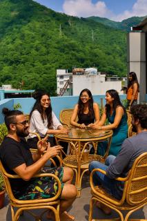 The Blue Jay Hostel - Dorms & Rooms - Rishikesh - 0