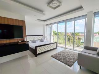 7BR Luxury Resort with Pool and Bar - 7