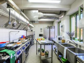 Villa w Wine Tours Near Beach - 5