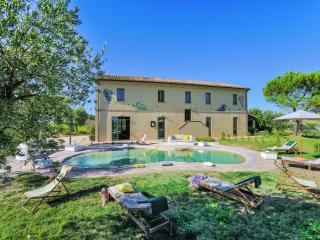 Villa w Wine Tours Near Beach - 7