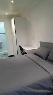 Bachelor Flat, Fiber Wifi, Close to UJ, Milpark - Johannesburg - 0
