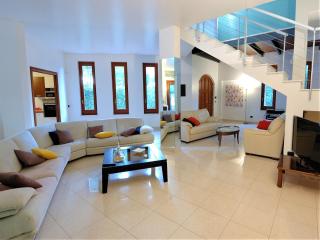 Villa in Valderice with Pool and Garden - 6