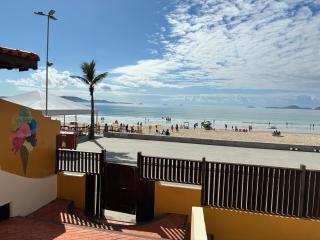Apto Pé na Areia Praia do Peró - 9