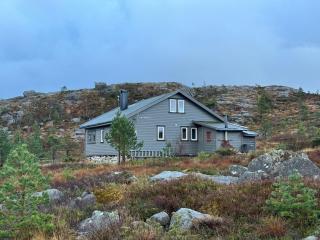 Sjarmerande fjellhytte i Holtaheia - Strand - 1
