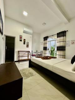 Mountain White Villa by Sunrise - Kandy - 5