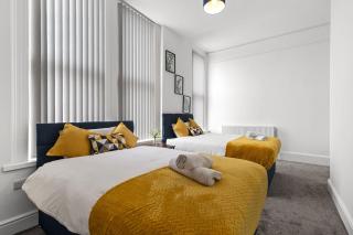 Groups - 8 plus DBed-zzz - 5 comfy separate bedrooms - Goole - 9