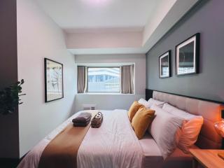 Spacious 1BR with 300MBPS Internet near High Street BGC - 3