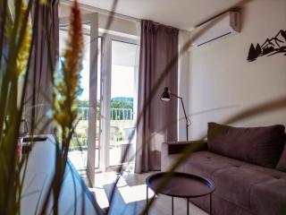 SkyFlat Bratislava-New Apartment near Airport Free Parking - 0
