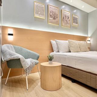 Stylish Studio Unit with Balcony in Grace Residences - 9