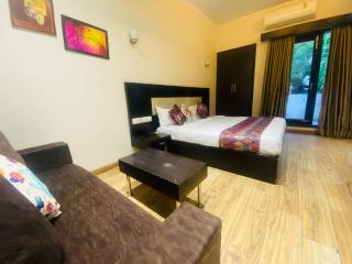 Hotel Amazone Residency Dlf Phase 3 - 3