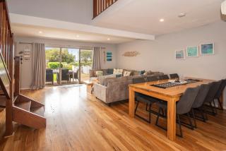 Beachside Retreat, WIFI, Kayaks, AC to all rooms - 1