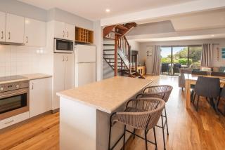 Beachside Retreat, WIFI, Kayaks, AC to all rooms - 3