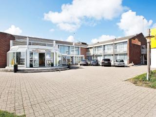 8 person holiday home in Ringkøbing-By Traum - 1