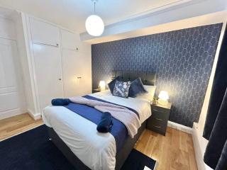 Hyde Park Beautiful 3Bedroom Apartment - 1