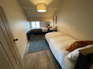 Central Whitchurch Hotel - Lowcross House Room 6 - Whitchurch - 5