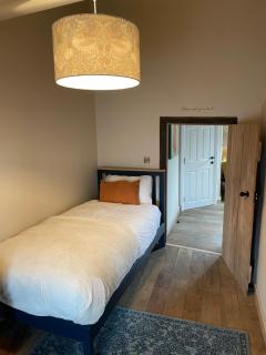 Central Whitchurch Hotel - Lowcross House Room 6 - Whitchurch - 4