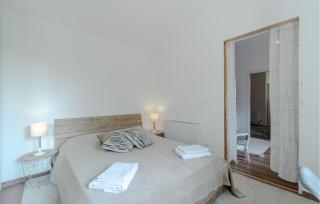 Gorgeous Home In Dego With Wifi - 5