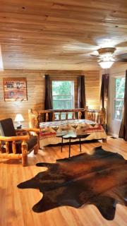 Remodelled cabin! great location! - 7