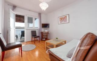Nice Apartment In Karlobag With Wifi - 8