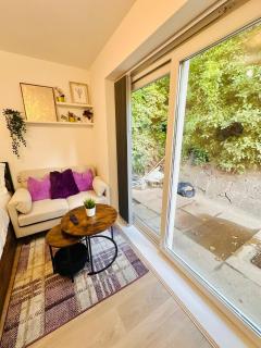 Room 3 - Luxurious Private Room with Kitchenette near QE Hospital Harborne - 0