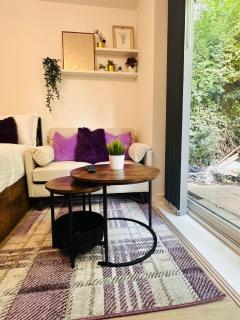 Room 3 - Luxurious Private Room with Kitchenette near QE Hospital Harborne - 2