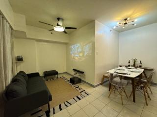 Work and Play l Spacious 3BR Haven with Office and Cinema - Manille - 0