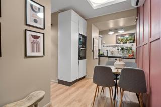 Tova Pearl - Cozy, Modern 2BR Apt, DT, Ultracentral, Chabad across street, 20 min walk to Old Town - 7