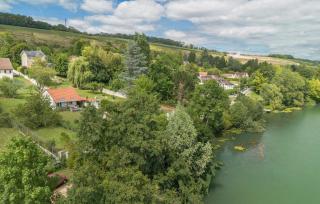 Jolie Maison Proche Rivière - 9